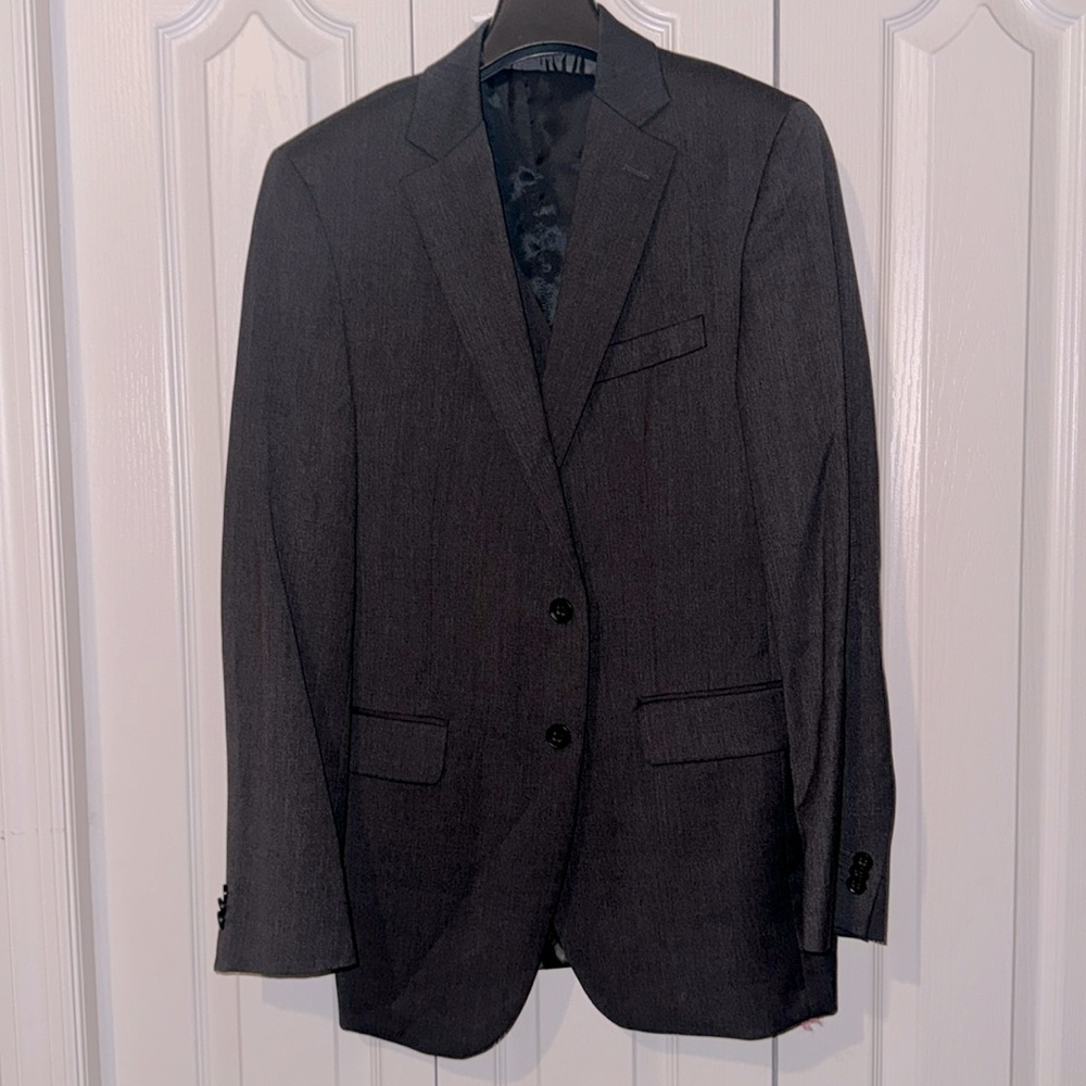 Brand new Banana Republic modern fit charcoal gray 3 piece suit